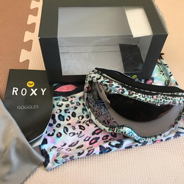 Roxy(ロキシー)のROXY  ゴーグル　スノボ　ヒョウ柄 スポーツ/アウトドアのスノーボード(アクセサリー)の商品写真