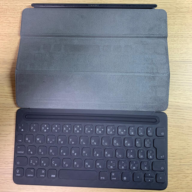 Apple(アップル)のiPad pro 10.5 smart keyboard JIS スマホ/家電/カメラのスマホアクセサリー(iPadケース)の商品写真