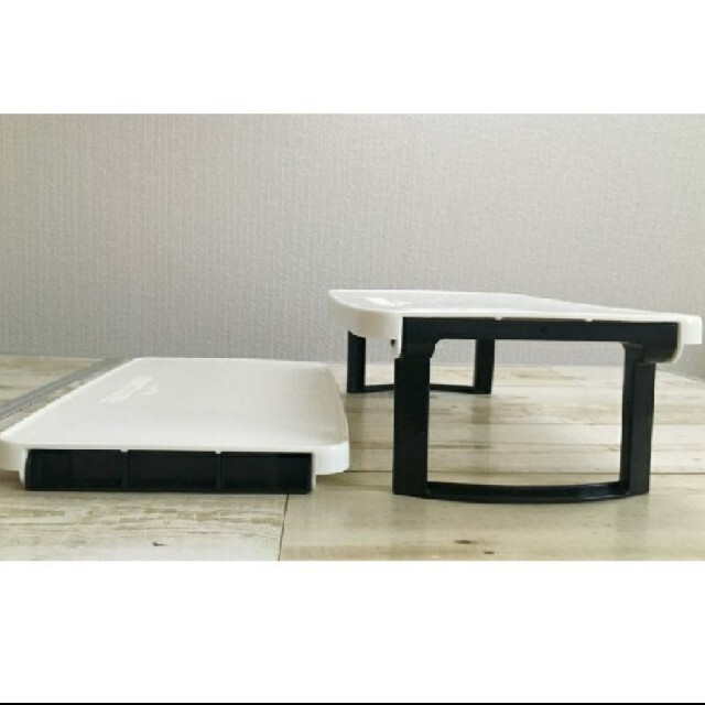 【値下げ♪】折りたたみ式ミニテーブル　新品未使用 スポーツ/アウトドアのアウトドア(テーブル/チェア)の商品写真