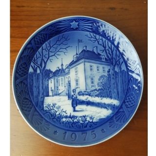 ロイヤルコペンハーゲン(ROYAL COPENHAGEN)のRoyal Copenhagen 1975年　イヤープレート(クリスマス)(置物)