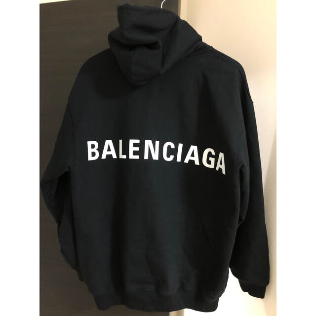 バレンシアガ　パーカー　Balenciaga