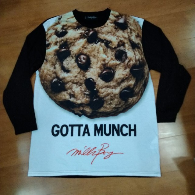 MILKBOY(ミルクボーイ)のミルクボーイ　クッキーTシャツ　長袖　milk メンズのトップス(Tシャツ/カットソー(七分/長袖))の商品写真