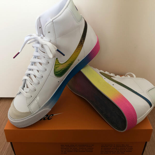 NIKE BLAZER MID '77