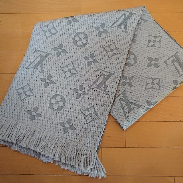 新品未使用ルイヴィトンLOUIS VUITTON マフラー グレイ175×30cm素材