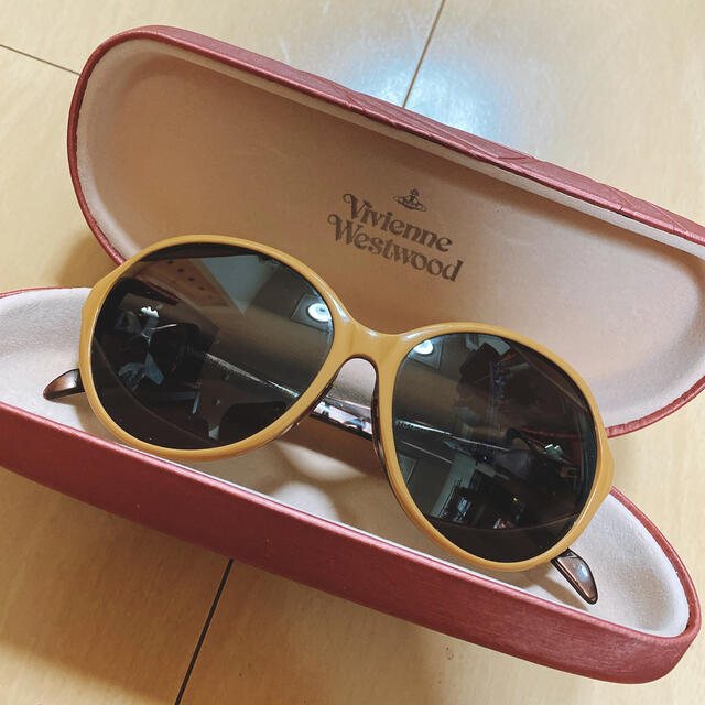 Vivienne Westwood(ヴィヴィアンウエストウッド)のヴィヴィアン サングラス レディースのファッション小物(サングラス/メガネ)の商品写真