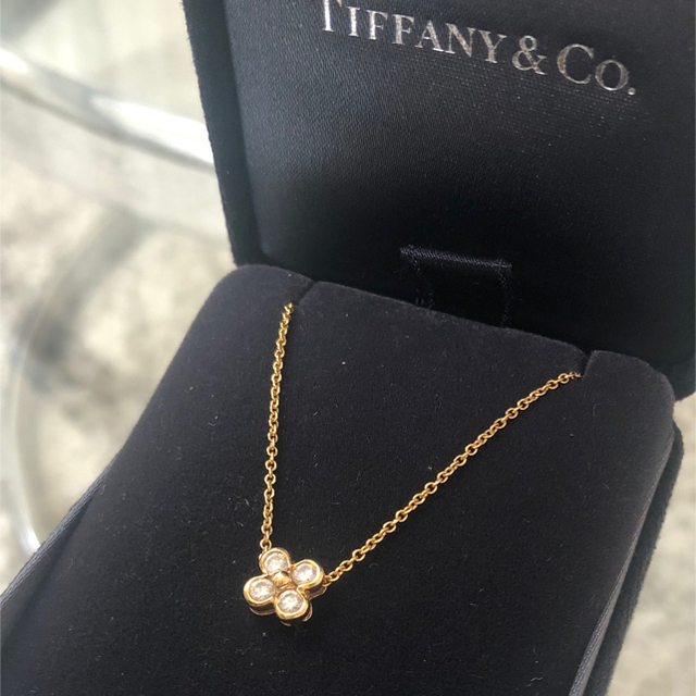 30％OFF】 Tiffany & ベゼルセットフラワーネックレス ティファニー