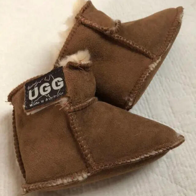 UGG(アグ)のugg ムートンブーツ　ファーストシューズ　baby 12 アグベビー　未使用品 キッズ/ベビー/マタニティのベビー靴/シューズ(~14cm)(ブーツ)の商品写真