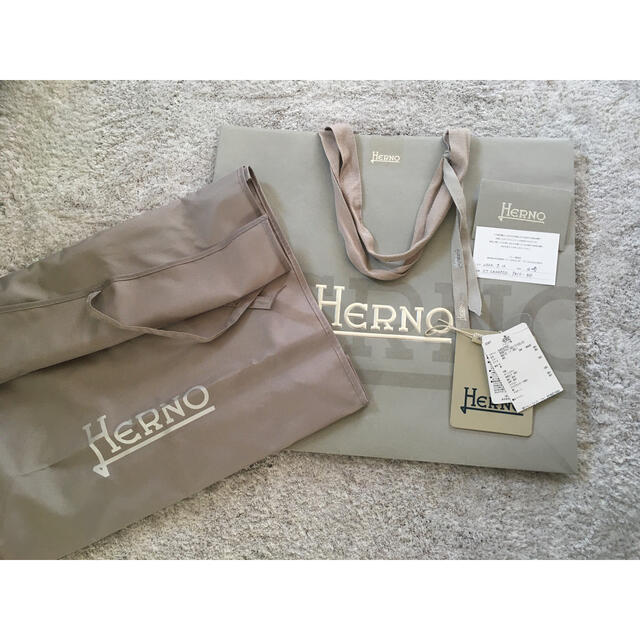HERNO(ヘルノ)のLeaf様専用　Herno 2020AW 雑誌掲載 コート ツイード キルティン レディースのジャケット/アウター(ロングコート)の商品写真