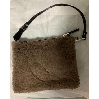 Jantje_Ontembaar Pouch ヤンチェオンテンバール ポーチの通販 by