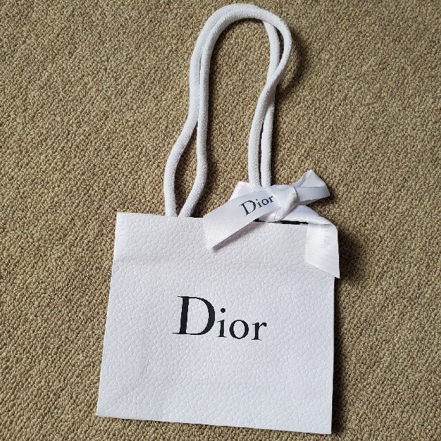 Dior(ディオール)のDior アディクト リップグロウ 001 ピンク コスメ/美容のスキンケア/基礎化粧品(リップケア/リップクリーム)の商品写真