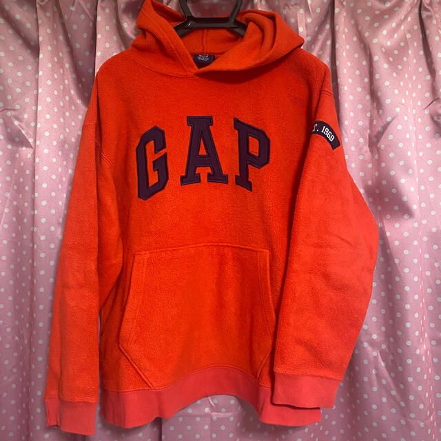 GAP(ギャップ)のGAP   ギャップ　フリースパーカー　オレンジ レディースのトップス(パーカー)の商品写真