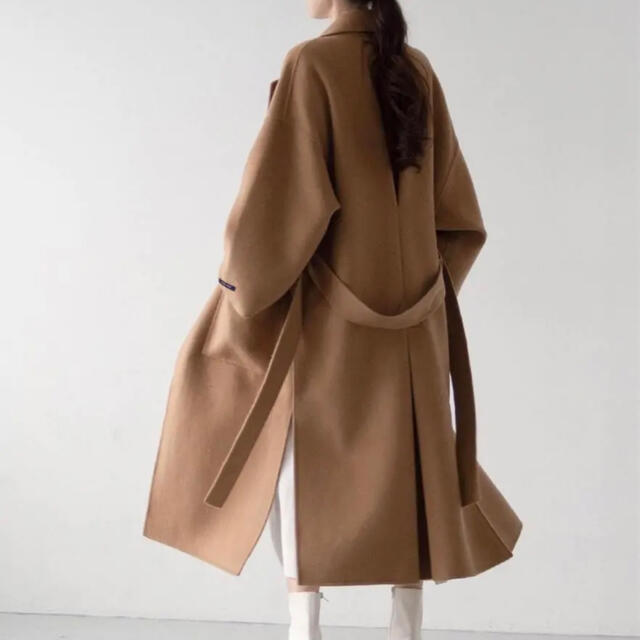 IENA(イエナ)のナエ　nae  ／  バックタックコート　back tuck coat レディースのジャケット/アウター(ロングコート)の商品写真