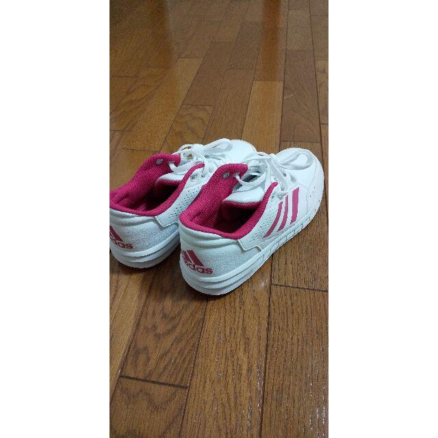 adidas(アディダス)のadidasキッズシューズ キッズ/ベビー/マタニティのキッズ靴/シューズ(15cm~)(スニーカー)の商品写真