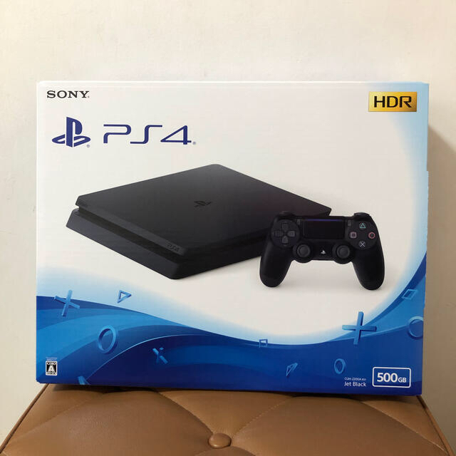 PlayStation4(プレイステーション4)の新品・未使用【PS4】本体 ブラック 500GB(CUH-2200AB01) エンタメ/ホビーのゲームソフト/ゲーム機本体(家庭用ゲーム機本体)の商品写真