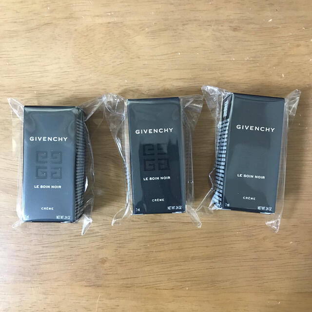 GIVENCHY(ジバンシィ)のジバンシイ ソワンノワール クレーム サンプル 7ml x 3個セット コスメ/美容のキット/セット(サンプル/トライアルキット)の商品写真