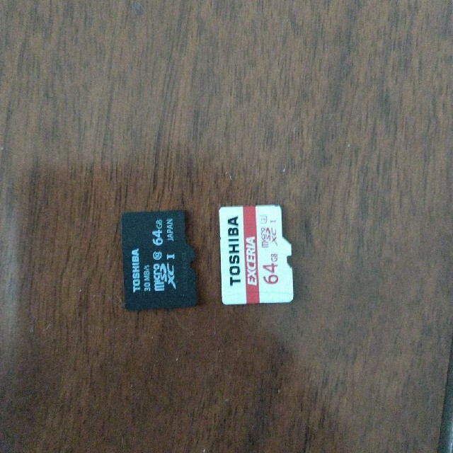 東芝(トウシバ)のマイクロSDカード 64GB 2枚 スマホ/家電/カメラのスマートフォン/携帯電話(その他)の商品写真