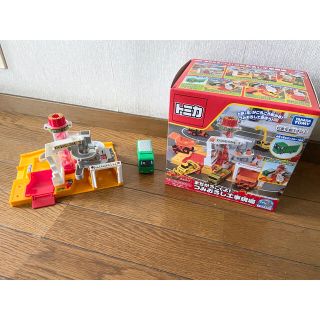 タカラトミー(Takara Tomy)のまちがうごくよ！つみおろし工事現場(電車のおもちゃ/車)