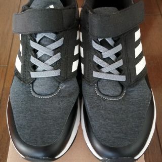 アディダス(adidas)の中古アディダス　シューズ黒　22.5(スニーカー)