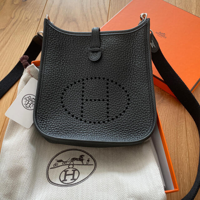 Hermes(エルメス)のエルメス　エヴリンTPM  ノワール レディースのバッグ(ショルダーバッグ)の商品写真