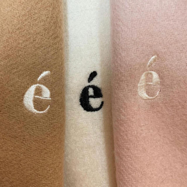 é embroidery logo wool muffler caramel レディースのファッション小物(マフラー/ショール)の商品写真
