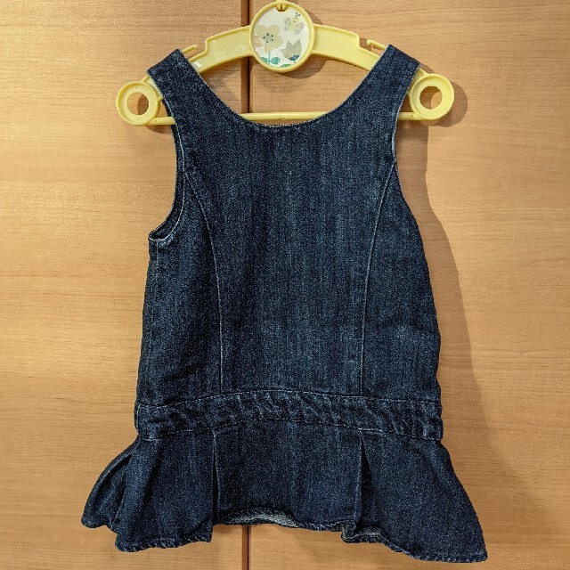 babyGAP(ベビーギャップ)のGapデニムジャンパースカート95㌢ キッズ/ベビー/マタニティのキッズ服女の子用(90cm~)(ワンピース)の商品写真