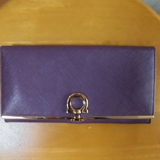 サルヴァトーレフェラガモ(Salvatore Ferragamo)のお値下げ  サルヴァトーレ フェラガモ ガンチーニ レザー 二つ折り 長財布(財布)