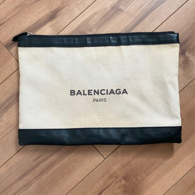 BALENCIAGA クラッチバッグ 値下げしました。