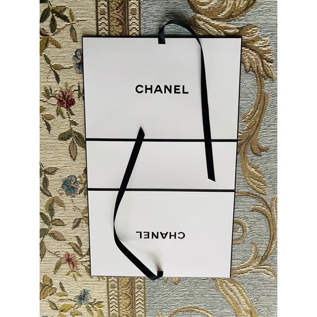 CHANEL(シャネル)のシャネル　リボンつきボックス レディースのバッグ(ショップ袋)の商品写真