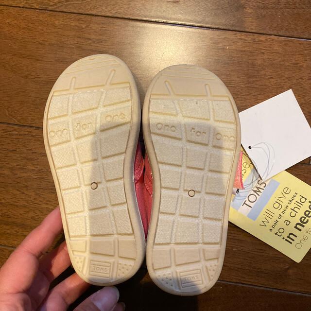 TOMS(トムズ)のTOMS Tiny Classic 15センチ キッズ/ベビー/マタニティのキッズ靴/シューズ(15cm~)(スリッポン)の商品写真