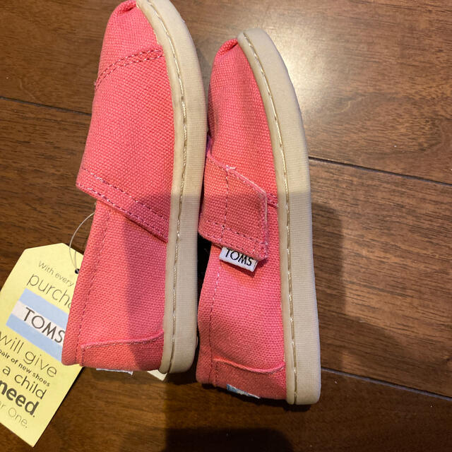 TOMS(トムズ)のTOMS Tiny Classic 15センチ キッズ/ベビー/マタニティのキッズ靴/シューズ(15cm~)(スリッポン)の商品写真