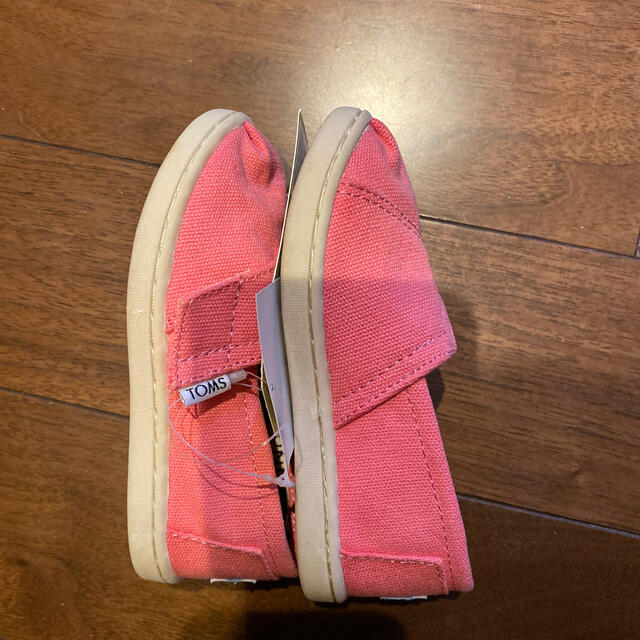 TOMS(トムズ)のTOMS Tiny Classic 15センチ キッズ/ベビー/マタニティのキッズ靴/シューズ(15cm~)(スリッポン)の商品写真