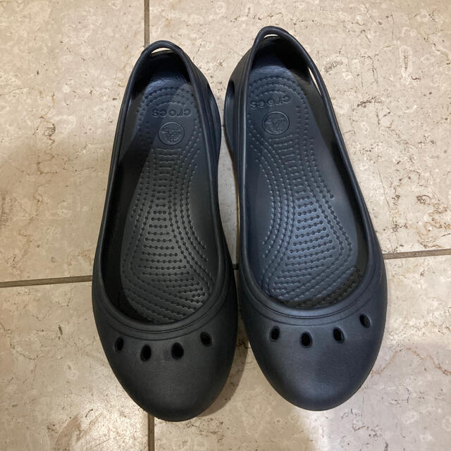 crocs(クロックス)のクロックス　フラットシューズ カディ ウィメンズ  レディースの靴/シューズ(サンダル)の商品写真