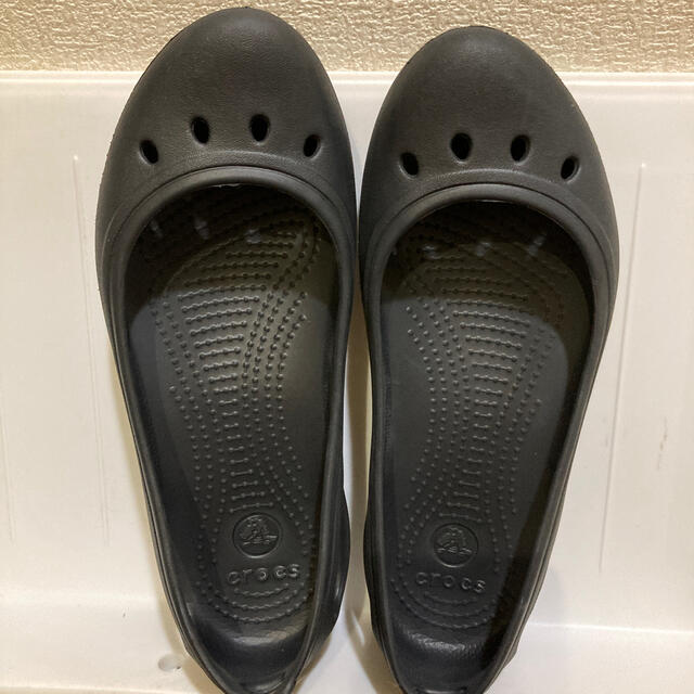 crocs(クロックス)のクロックス　フラットシューズ カディ ウィメンズ  レディースの靴/シューズ(サンダル)の商品写真