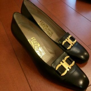 フェラガモ(Ferragamo)のフェラガモ 黒パンプス(ハイヒール/パンプス)