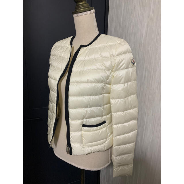 MONCLER(モンクレール)のモンクレール　MONCLER ダウン レディースのジャケット/アウター(ダウンジャケット)の商品写真