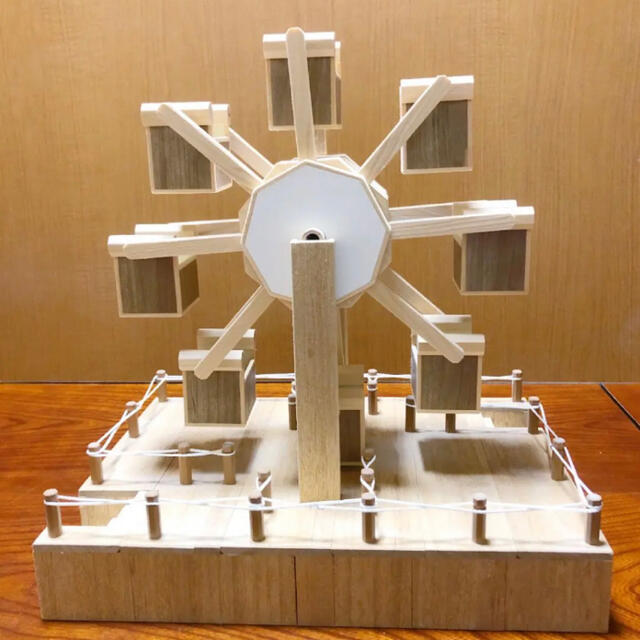 【１点もの‼️】　元家具職人が作る　ミニチュア　観覧車　木製