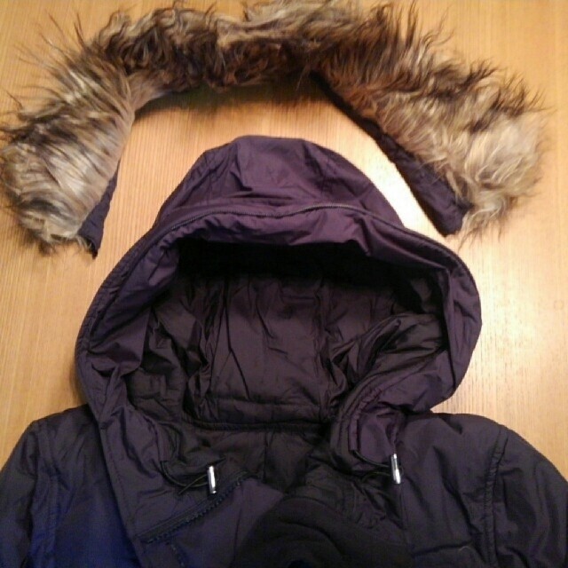 MUJI (無印良品)(ムジルシリョウヒン)の未使用 フレンチダウン コート フード付 レディース 婦人 М 紺  レディースのジャケット/アウター(ダウンジャケット)の商品写真