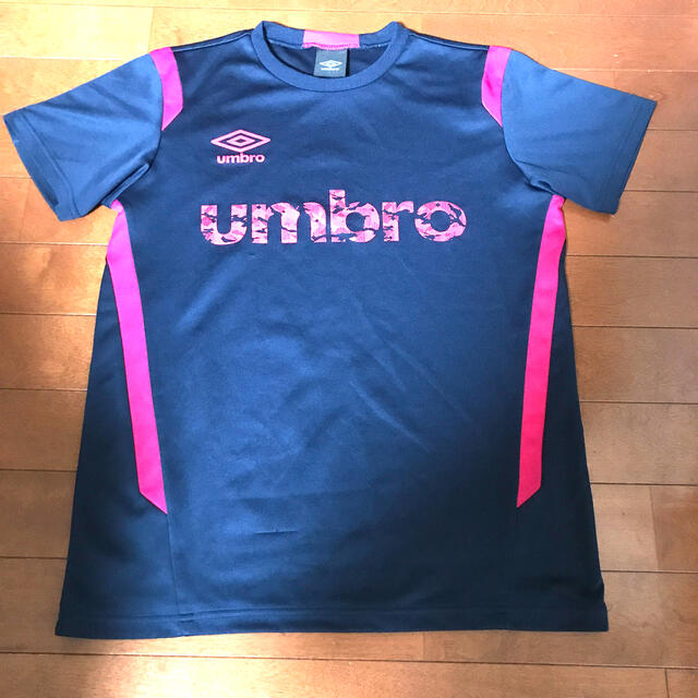 UMBRO(アンブロ)の値下げしました‼️umbro  Tシャツ スポーツ/アウトドアのトレーニング/エクササイズ(トレーニング用品)の商品写真