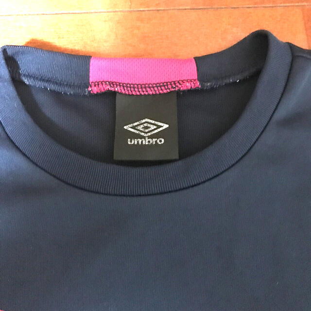 UMBRO(アンブロ)の値下げしました‼️umbro  Tシャツ スポーツ/アウトドアのトレーニング/エクササイズ(トレーニング用品)の商品写真