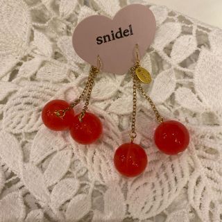 スナイデル(SNIDEL)のチェリーピアス(ピアス)