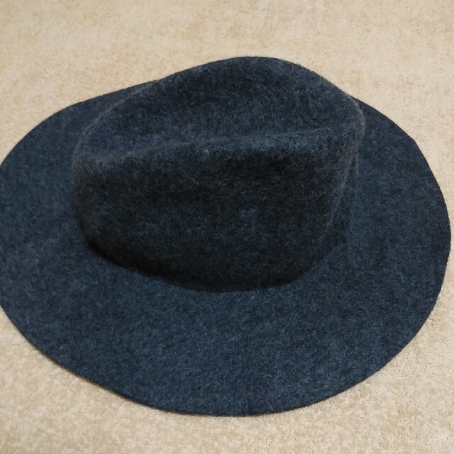GU(ジーユー)の限定値下げ中！GU★  グレー　中折れハット  フェルトハット 帽子  秋冬 レディースの帽子(ハット)の商品写真