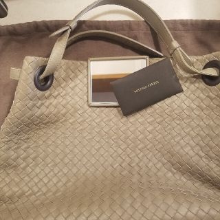 ボッテガヴェネタ(Bottega Veneta)のcoconut milk様専用《ボッテガヴェネタ》イントレチャート ガルダ(ショルダーバッグ)