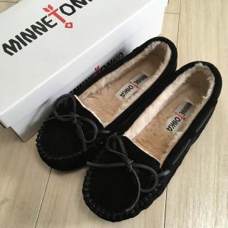 ミネトンカ(Minnetonka)のviva69rr様専用！ミネトンカ　ファーモカシン　黒　サイズ5 22 22.5(スリッポン/モカシン)