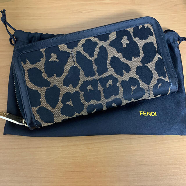 FENDI 長財布