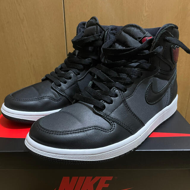 NIKE(ナイキ)のNIKE AIR JORDAN 1 RETRO HIGH OG SATIN  メンズの靴/シューズ(スニーカー)の商品写真