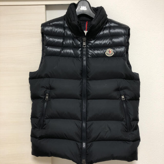 MONCLER(モンクレール)のモンクレール  DUPRES ダウンベスト　正規品 メンズのジャケット/アウター(ダウンベスト)の商品写真