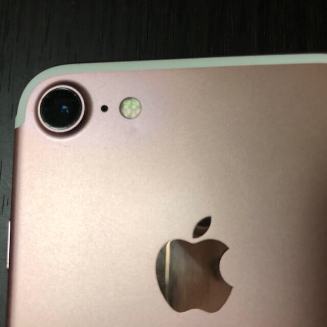 Apple(アップル)のiPhone 7 ピンクゴールド　128GB SIMロック解除済み スマホ/家電/カメラのスマートフォン/携帯電話(スマートフォン本体)の商品写真