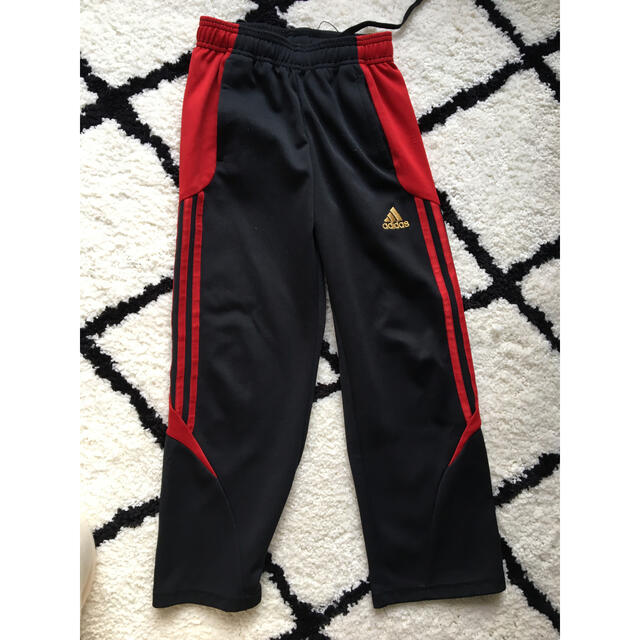 adidas(アディダス)のキッズ　アディダスジャージ　ズボン キッズ/ベビー/マタニティのキッズ服男の子用(90cm~)(パンツ/スパッツ)の商品写真