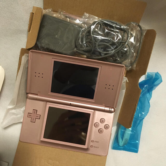 ■ニンテンドー　DS Lite メタリックローズ　任天堂 1