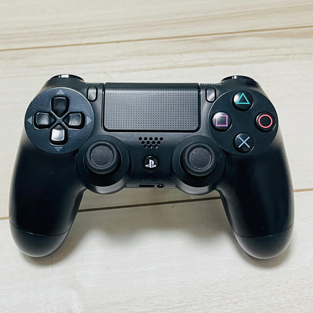 PlayStation4(プレイステーション4)のPS4コントローラー 純正品　完動品　1J型デュアルショック4 クリーニング済  エンタメ/ホビーのゲームソフト/ゲーム機本体(その他)の商品写真